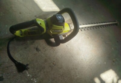 Location Taille haie électrique Ryobi à Boissy-Saint-Léger