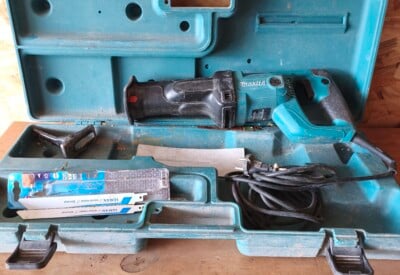 Location Scie sabre électrique Makita à Baud