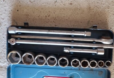 Location Coffret à douilles type poids lourds Autre à Gailhan