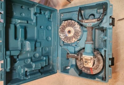 Location Meuleuse makita 18v 260 mm Makita à Pluvigner