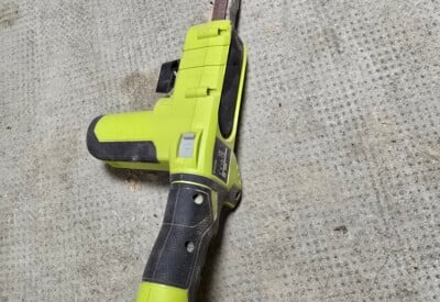 Location Ponceuse bordureuse électrique Ryobi à Saint-Sauveur-de-Puynormand
