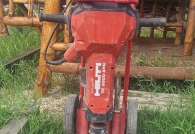 Location Marteau burineur électrique Hilti à Ambès
