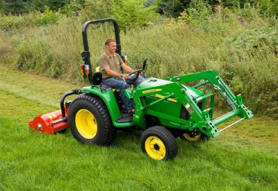 Location Tracteur compact avec broyeur à fléaux à Saint-Didier-sur-Chalaronne