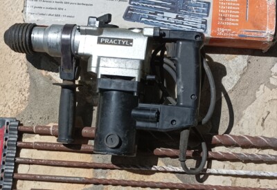 Location Perforateur burineur avec accessoires Autre à Saint-Pierre-de-Soucy