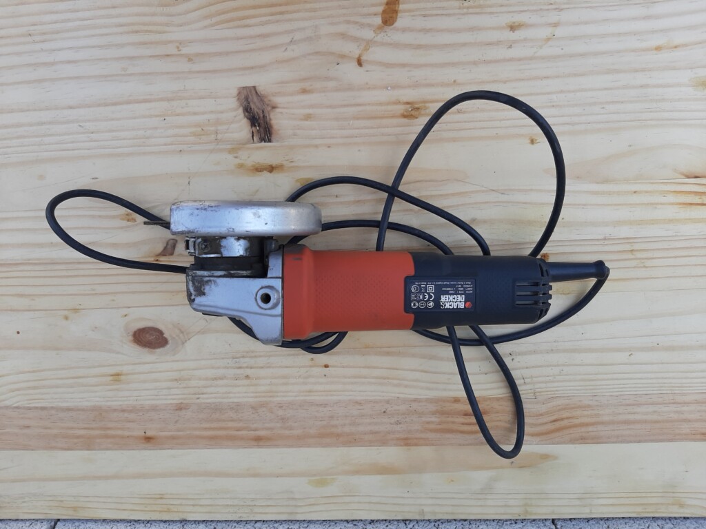Location outil Meuleuse électrique Autre près de Entrelacs