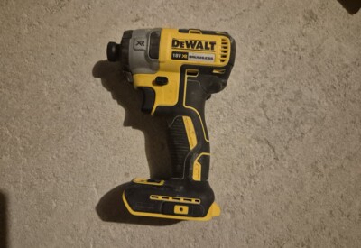 Location Visseuse à choc à choc Dewalt à La Fare-les-Oliviers