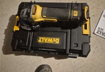 Location Meuleuse disqueuse sans-fil Dewalt à La Fare-les-Oliviers