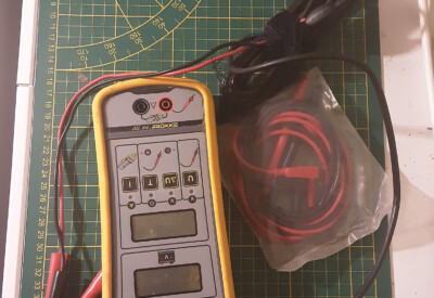 Location CONTROLEUR AUTOMOBILE DE TENSION 12 VOLTS Divers à Beynes