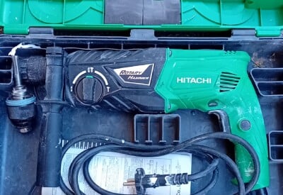 Location Burineur perforateur électrique Hikoki à Servas