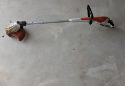 Location Coupe bordure électrique Stihl à Changé