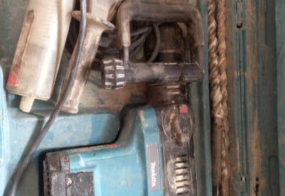 Location Burineur perforateur électrique Makita à Les Bois d'Anjou