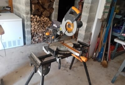 Location Scie radial Black et decker à Cambernon