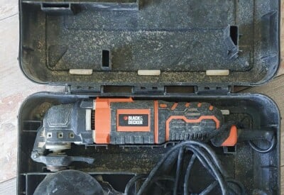 Location scie oscillatoire Black et decker à Cazères