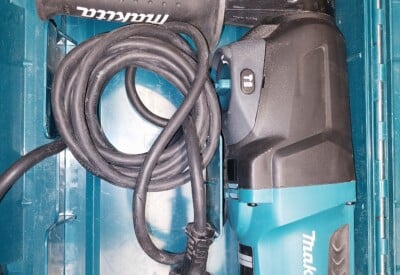 Location perforateur Makita à Lyon