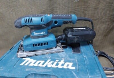 Location Ponceuse à bois électrique Makita à Meyrieu-les-Étangs