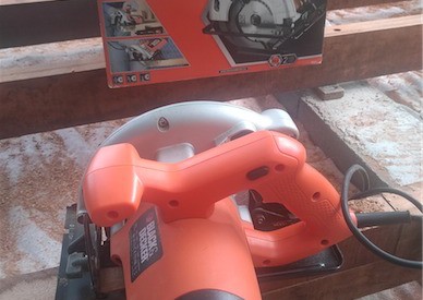 Location Scie circulaire black & decker à Sainte-Anne