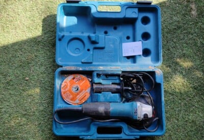 Location Meuleuse disqueuse électrique Makita à Hostens