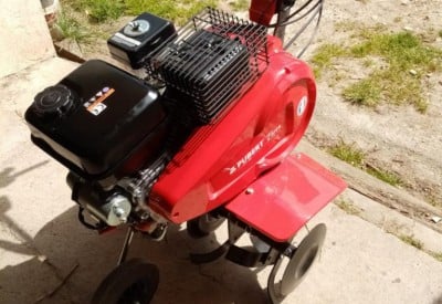 Location Motobineuse pubert ecomax 55p easy à Espéraza
