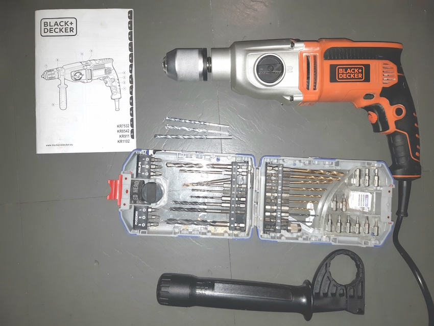 Location outil Perceuse à percussion black+decker près de Marseille