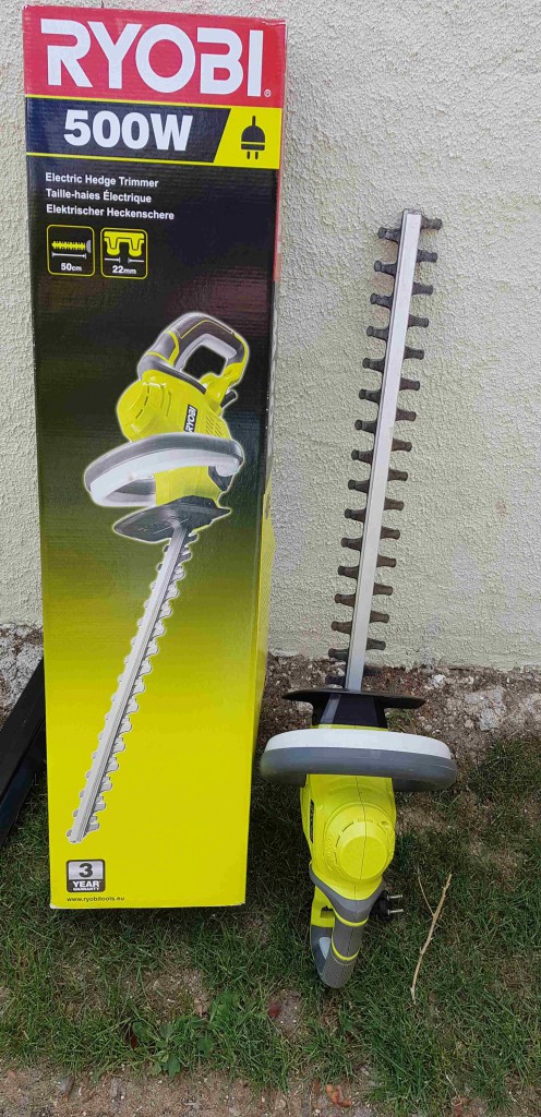 Location outil Taille haies électrique avec lame de 50cm, 500w près de Beaumont-du-Gâtinais