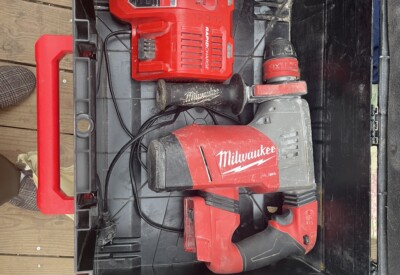Location Burineur perforateur électrique Milwaukee à Aussillon