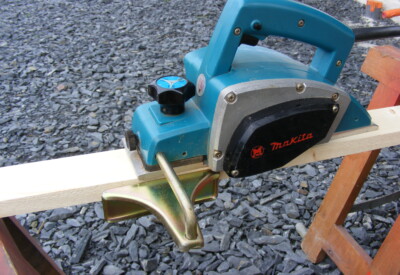 Location Rabot electrique Makita à Graye sur mer