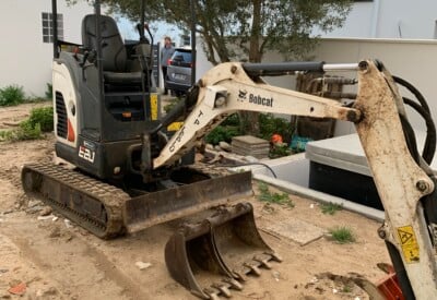 Location Mini pelle Avec conducteur Autre à Saint-Vincent-sur-Graon