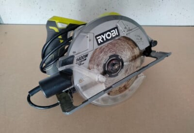 Location Scie circulaire à bois électrique Ryobi à Huningue