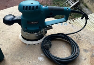 Location Ponceuse excentrique électrique Makita à Chaponost