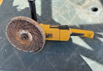 Location Meuleuse disqueuse 230mm Dewalt à Marseille