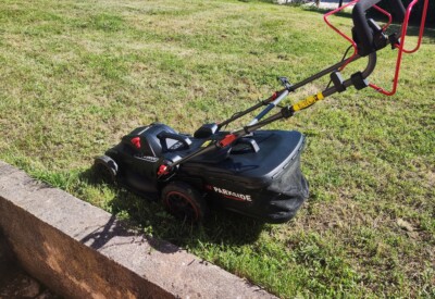 Location Tondeuse à gazon électrique Autre à Vence
