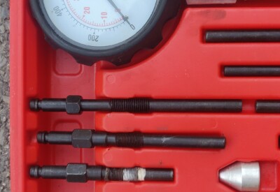 Location Compressiomètre Testeur de compression pour moteurs Diesel Autre à Loivre