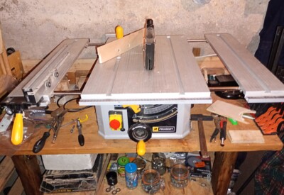 Location Scie circulaire sur table électrique Autre à Pacé