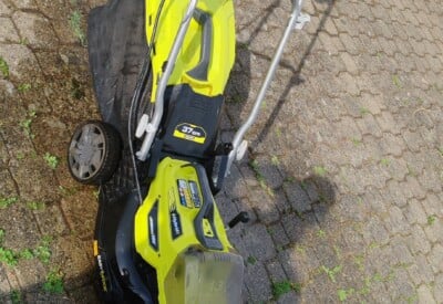 Location Tondeuse à gazon électrique Ryobi à Bourges