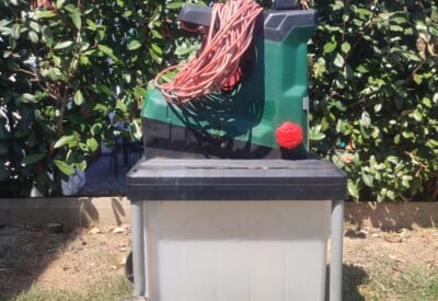 Location Broyeur de végetaux électrique Autre à Briscous
