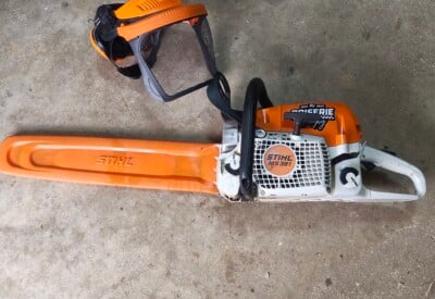 Location Tronçonneuse à bois Thermique Stihl à Nainville-les-Roches