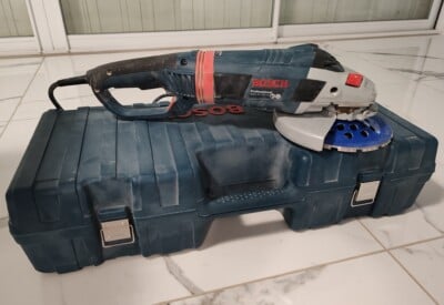 Location Meuleuse disqueuse 230mm Bosch à Néris-les-Bains