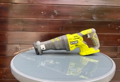 Location Scie sabre électrique Ryobi à Presles