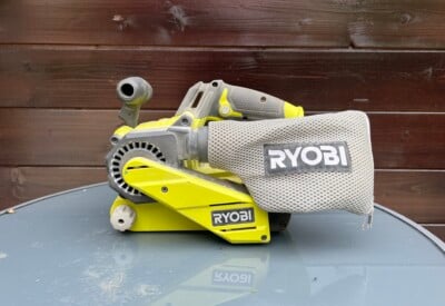 Location Ponceuse à bande électrique Ryobi à Presles