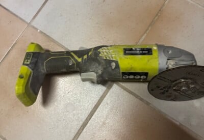 Location Meuleuse d angle sans-fil Ryobi à Agde