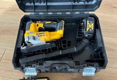 Location Scie sauteuse Sans-fil Dewalt à Chamalières
