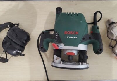 Location Défonceuse à bois électrique Bosch à Paris
