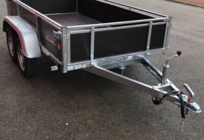 Location Remorque double essieux Moins de 750kg Lider à Quessoy