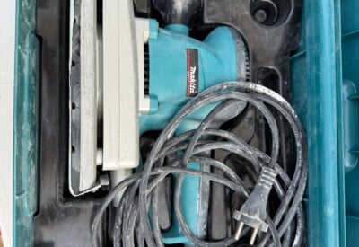 Location Ponceuse vibrante électrique Makita à Lherm