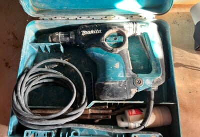 Location Perforateur burineur électrique Makita à Épinay-sur-Odon