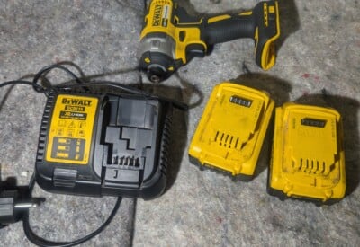 Location Visseuse électrique Dewalt à Jouy-le-Moutier