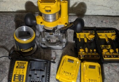 Location Défonceuse à bois électrique Dewalt à Jouy-le-Moutier