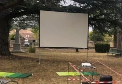 Location Ecran de projection professionnel 2x3m Autre à Alès