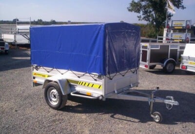 Location Remorque bachée avec roue de secours et roue jockey 500 kg Deko à Montpellier