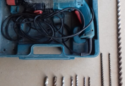 Location Burineur perforateur électrique Makita à Varzay